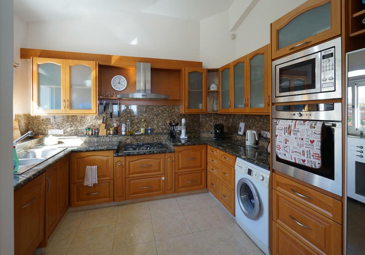 Unforgettable Family Escape - Cliffside Villa With Panoramic Sea Views And Kid-Friendly Private Pool Pissouri Exterior foto